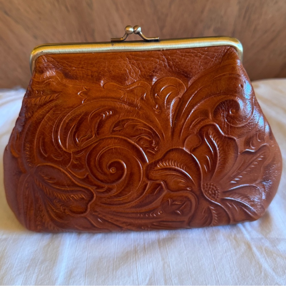 Patricia Nash Women's Embossed Tooled Tan Leather Kisslock Clutch Wristlet